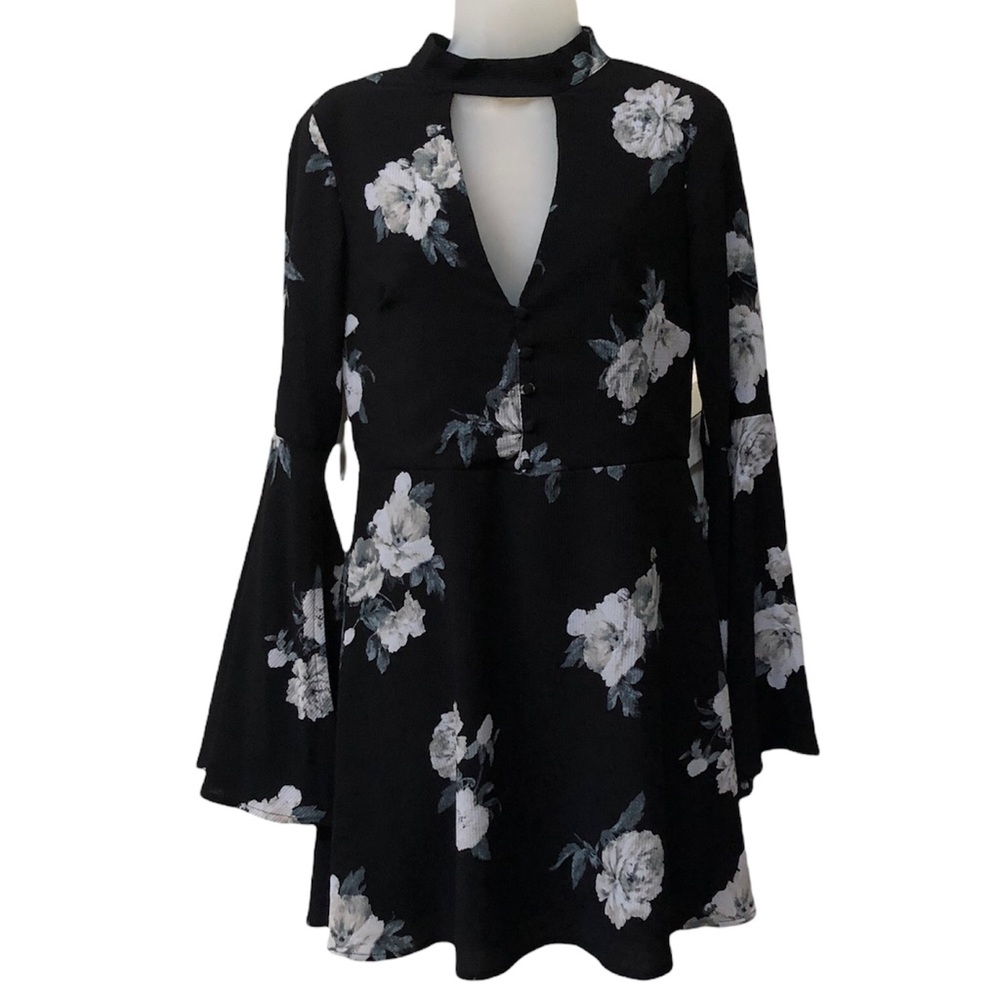 Socialite Bell Sleeves Dress